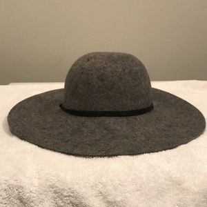 Gray wool floppy hat